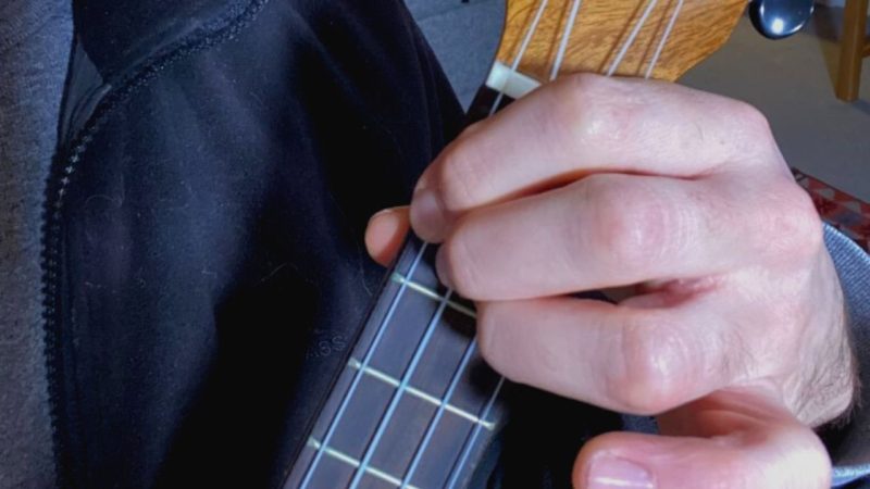 D major chord ukulele fingerings from in front