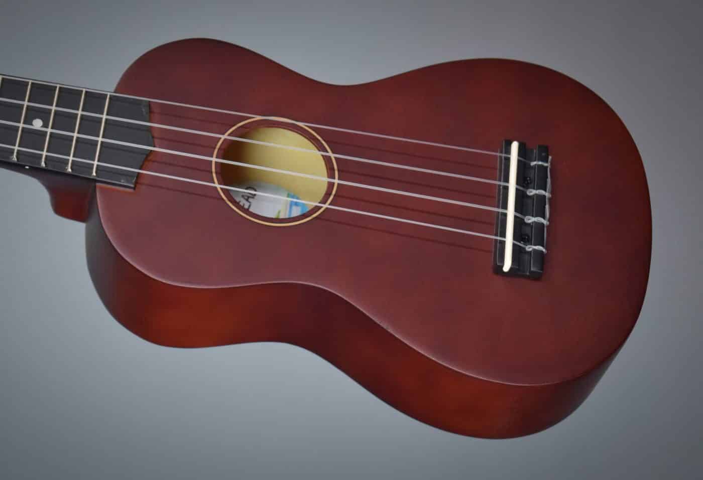 Diamond Head DU-150 Ukulele - Body Angled Front